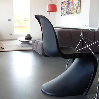 Livint room with decorative concrete on floor